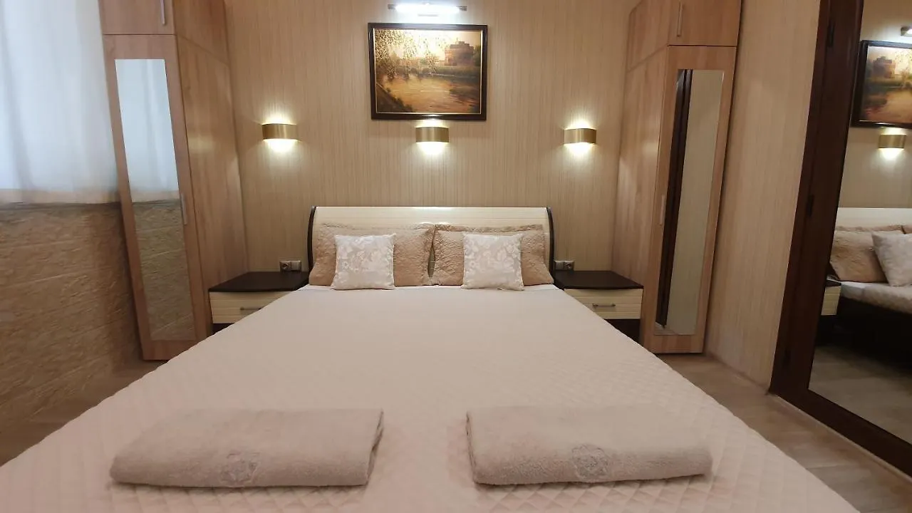 Deluxe Studios City Center Burgas Apartment